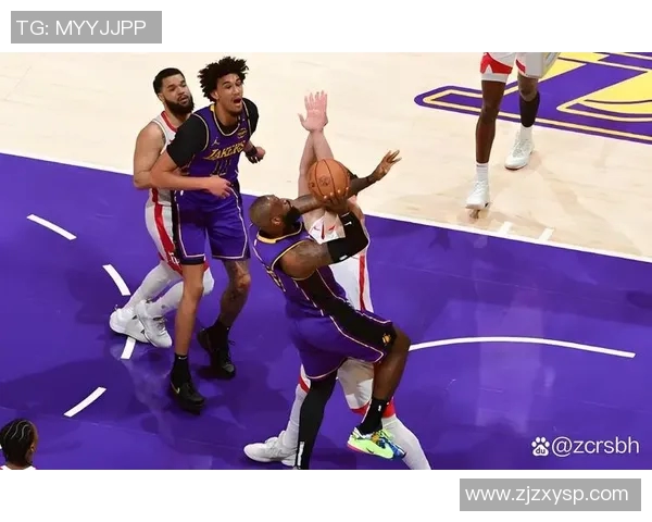 07年火箭与湖人对决的经典时刻与传奇球员的精彩表现回顾